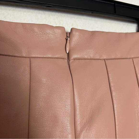 Aritzia Sunday Best Olive Pleated Mini Skirt Nude Pink Vegan Leather Size 2 - Picture 6 of 10